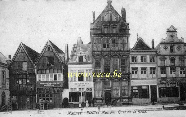 ancienne carte postale de Malines Vieilles maisons Quai de la Grue (zoutwerf)