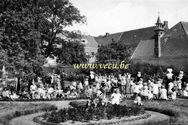 postkaart van Ravels O.L. Vrouw van de Kempen  - open lucht school voor zwakke meisjes
