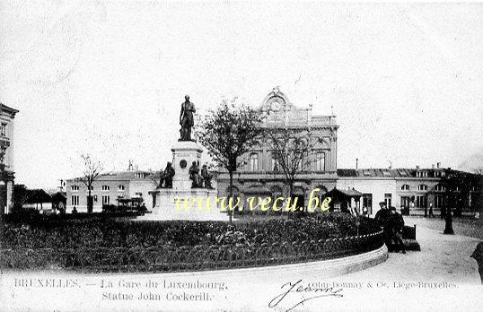 ancienne carte postale de Ixelles La gare du Luxembourg - Statue John Cockerill