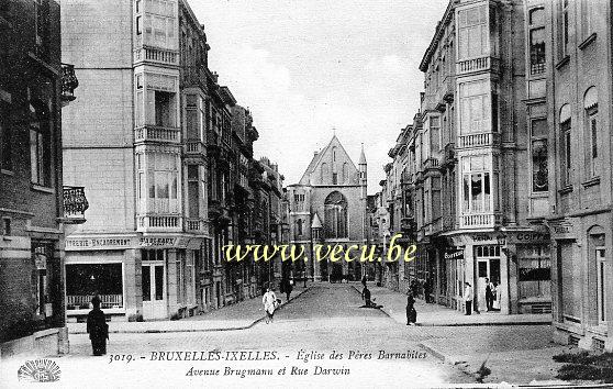 ancienne carte postale de Ixelles Eglise des Pères Barnabites - Av. Brugmann et rue Darwin