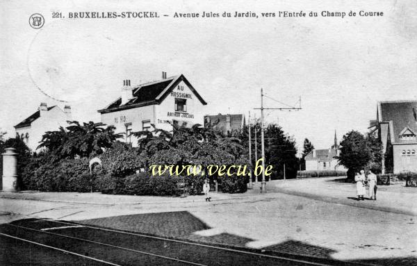 ancienne carte postale de Woluwe-St-Pierre Avenue Jules du Jardin, vers l'entrée du champ de course