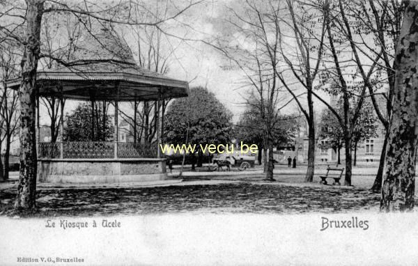 ancienne carte postale de Uccle Le kiosque square Brumann