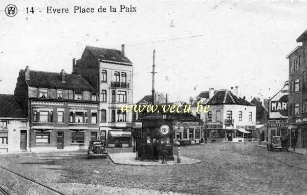 ancienne carte postale de Evere Place de la Paix