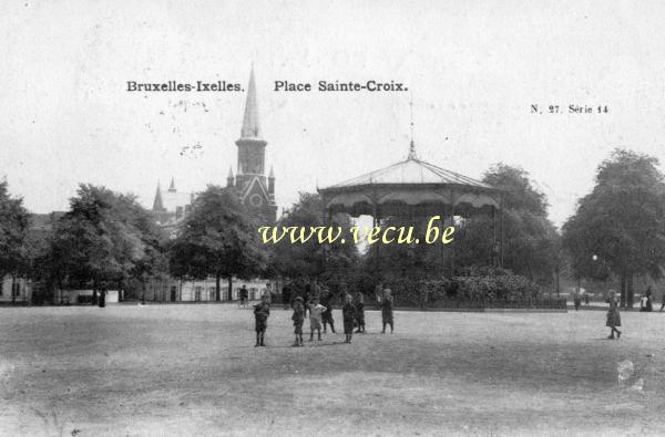 ancienne carte postale de Ixelles Place Sainte-Croix (actuellement place Flagey)
