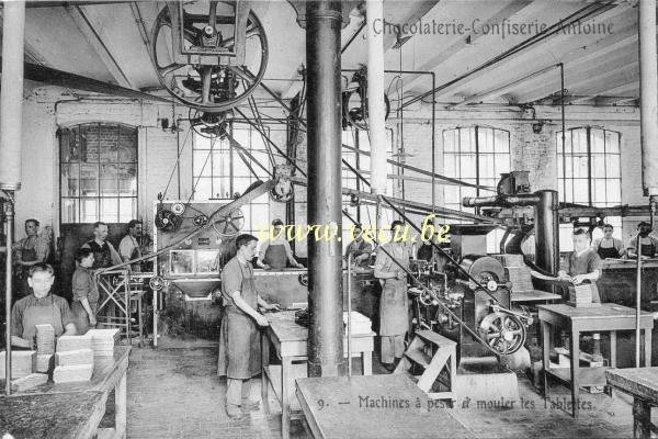 ancienne carte postale de Ixelles Chocolaterie-Confiserie Antoine  Machines à peser et mouler les tablettes