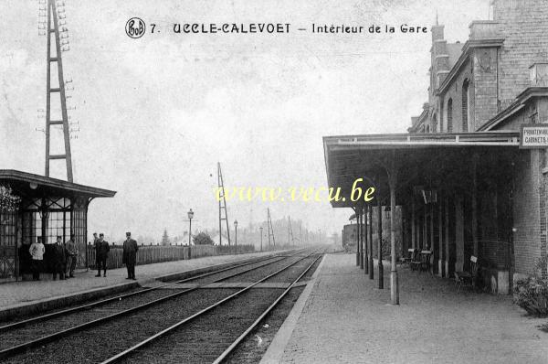 ancienne carte postale de Uccle Uccle - Calevoet - intérieur de la gare