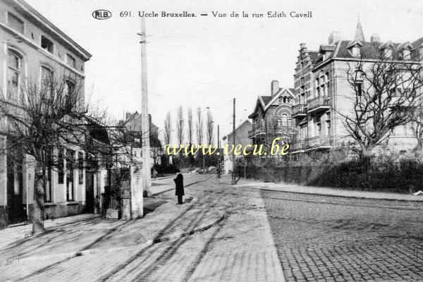 ancienne carte postale de Uccle Vue de la rue Edith Cavell