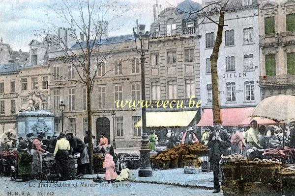 ancienne carte postale de Bruxelles Le grand Sablon et Marché aux légumes