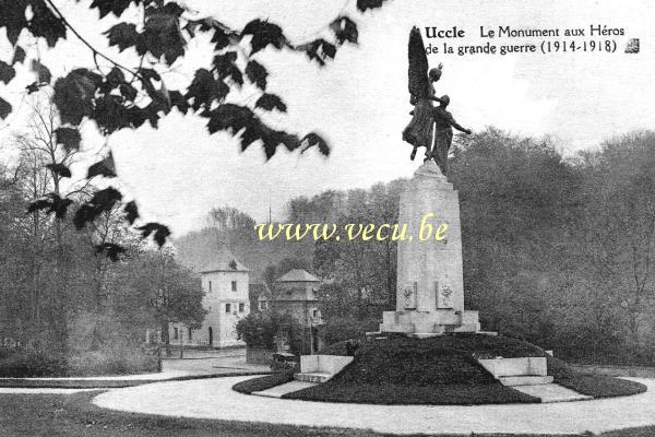 ancienne carte postale de Uccle Square des Héros (vue vers le Cornet) Monument aux Héros de 14-18
