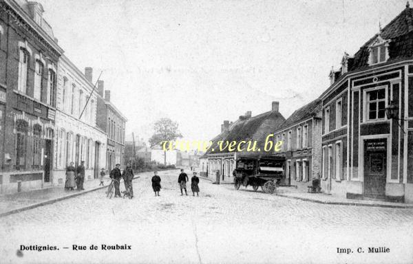 ancienne carte postale de Dottignies Rue de Roubaix