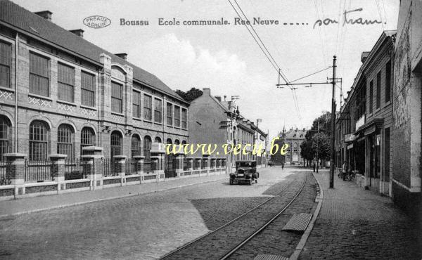 ancienne carte postale de Boussu Ecole Communale. Rue Neuve