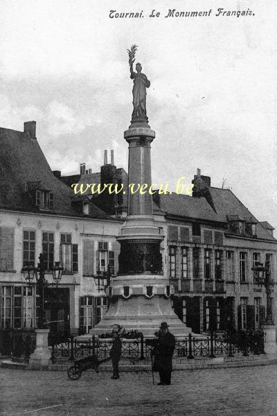 ancienne carte postale de Tournai Le monument Français