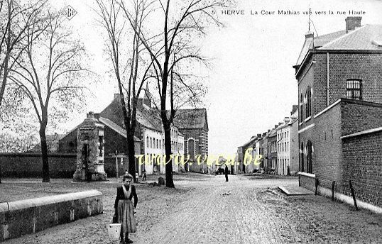 ancienne carte postale de Herve La Cour Mathias vue vers la rue Haute