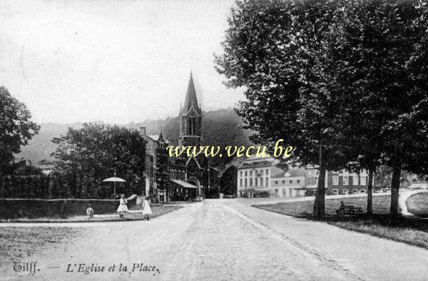 ancienne carte postale de Tilff L'église et la place