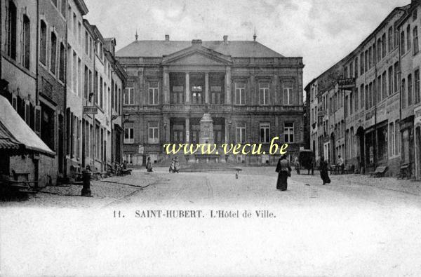 ancienne carte postale de Saint-Hubert L'Hôtel de ville