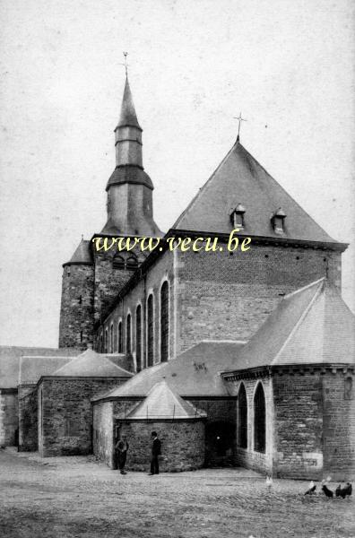 ancienne carte postale de Fosses-la-Ville Eglise de St Feuillen