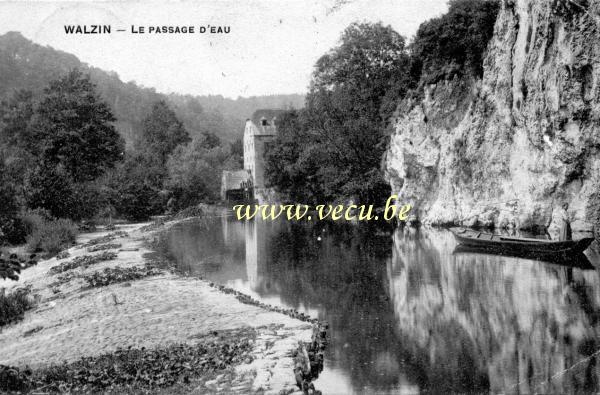 ancienne carte postale de Walzin Le passage d'eau