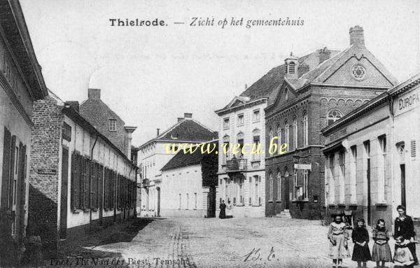 postkaart van Tielrode Zicht op het gemeentehuis