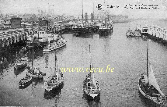 ancienne carte postale de Ostende Le Port et la Gare maritime