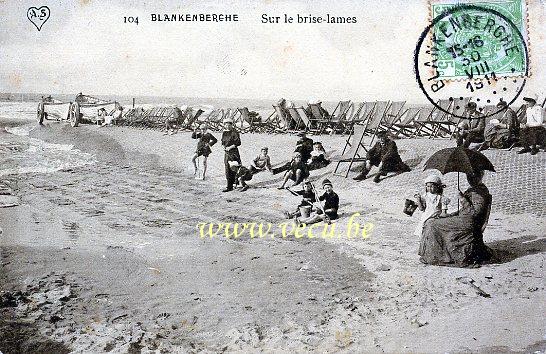 ancienne carte postale de Blankenberge Sur le brise-lames