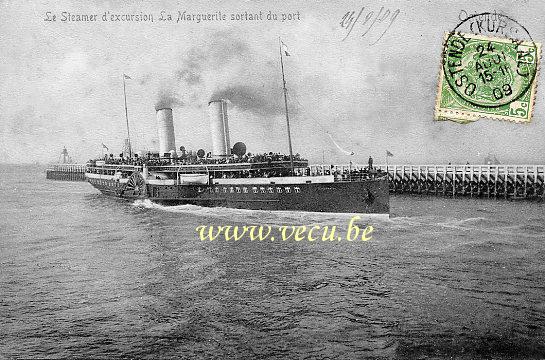 ancienne carte postale de Ostende Le Steamer d'excursion La Marguerite sortant du port