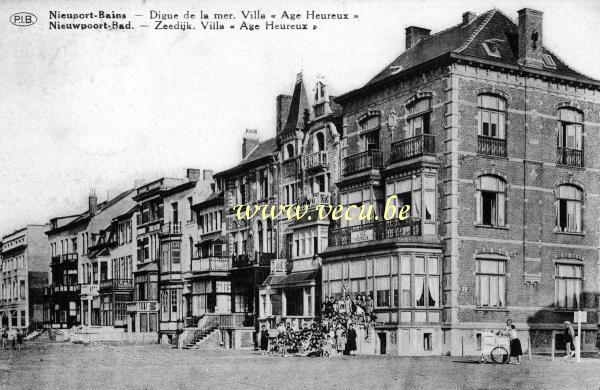 ancienne carte postale de Nieuport Digue de la mer. Villa Age heureux