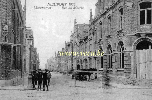 ancienne carte postale de Nieuport Rue du marché