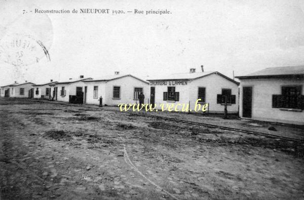 ancienne carte postale de Nieuport Reconstruction de Nieuport - Rue principale