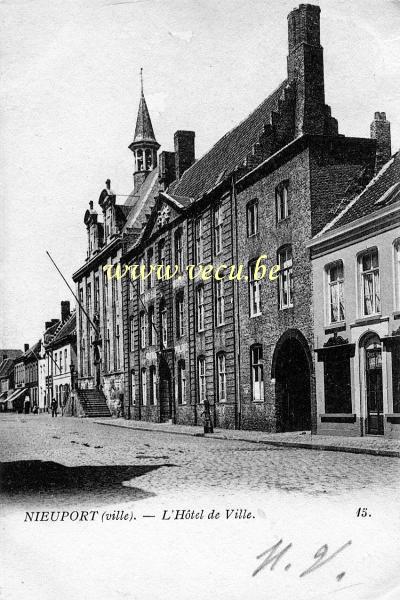 ancienne carte postale de Nieuport L'Hôtel de ville