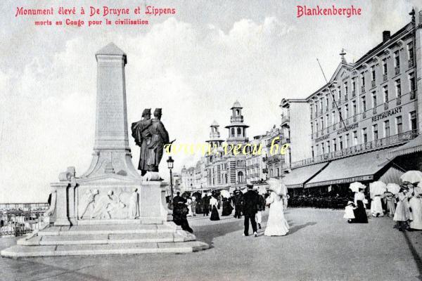 ancienne carte postale de Blankenberge Monument élevé à De Bruyne et Lippens