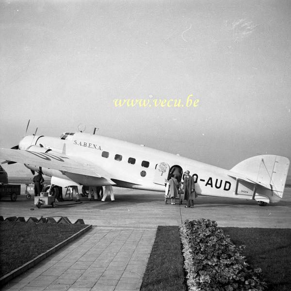photo ancienne  d'avions   Savoia Marchetti SM-83 OO-AUD de la Sabena - embarquement