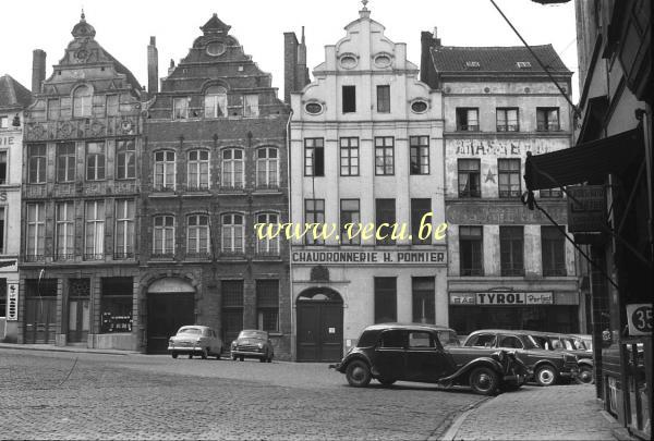 photo ancienne  de Bruxelles - Vieille Halle aux Blés  Place de la vieille halle aux blés