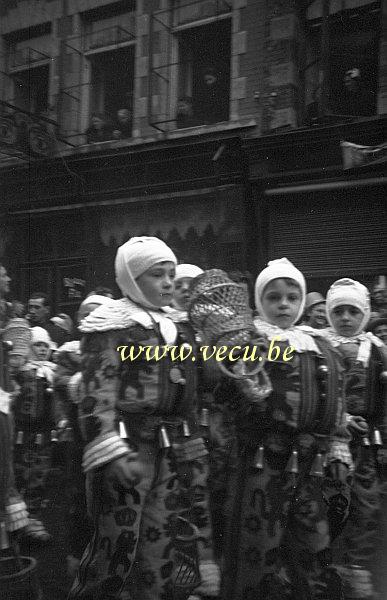 photo ancienne  du carnaval de Binche  Gilles de Binche