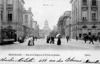 carte postale de Bruxelles Rue de la Régence et Palais de Justice
