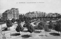 carte postale ancienne de Woluwe-St-Pierre Avenue de Tervueren - Le Rond-Point (actuel square Léopold II)