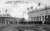 postkaart van Charleroi Exposition de Charleroi 1911 - Inauguration - La salle des Fêtes (vue de côté)