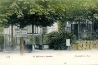 carte postale ancienne de Spa La Fontaine du tonnelet