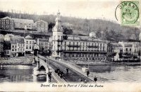 carte postale ancienne de Dinant Vue sur le pont et l'hôtel des postes