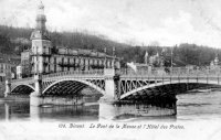 carte postale ancienne de Dinant Le pont de la Meuse et l'hôtel des postes.