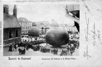 carte postale ancienne de Grammont Ascension de ballons à la Grand Place.