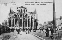 carte postale ancienne de Louvain Eglise St Pierre et l'Hôtel des Postes