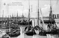 carte postale ancienne de Blankenberge L'entrée du port - Les Voiliers
