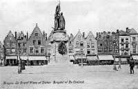 carte postale ancienne de Bruges La Grand'Place et Statue Breydel et De Coninck