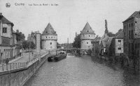 carte postale ancienne de Courtrai Les Tours du Broel - La Lys (après la guerre)