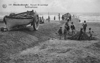 carte postale ancienne de Blankenberge Barques de sauvetage