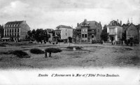 carte postale ancienne de Knokke L'avenue vers la mer et l'hôtel Prince Baudouin