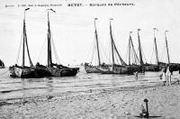 carte postale ancienne de Heyst Barques de pêcheurs