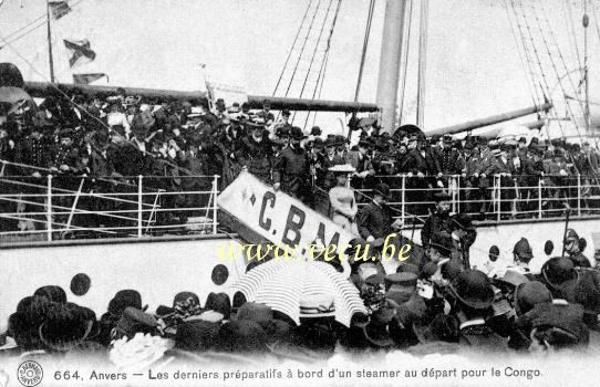 ancienne carte postale de Anvers Les derniers préparatifs à bord d'un steamer au départ pour le Congo