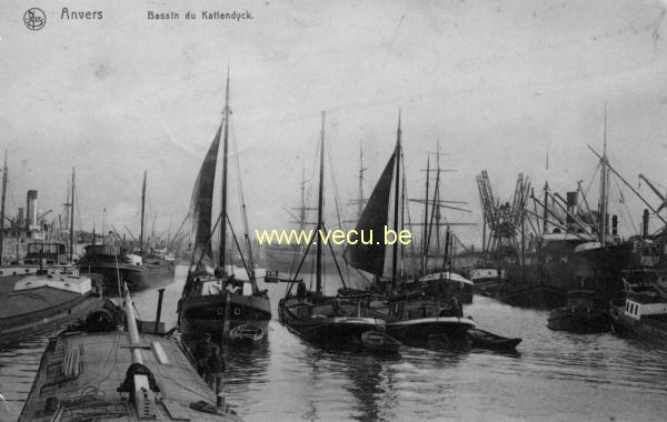 ancienne carte postale de Anvers Bassin du Kattendijck
