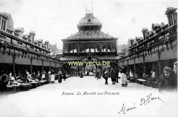 ancienne carte postale de Anvers Le Marché aux Poissons